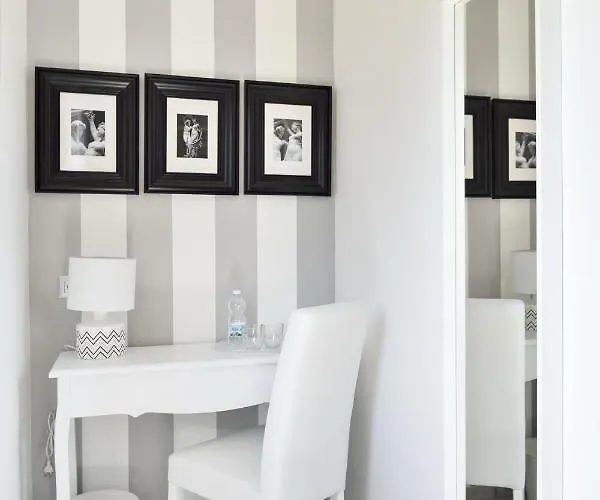 Nocleg ze śniadaniem Insula House 4*