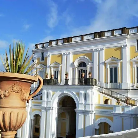 Insula House Bed & Breakfast 4*