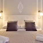 Insula House Bed & Breakfast 3*