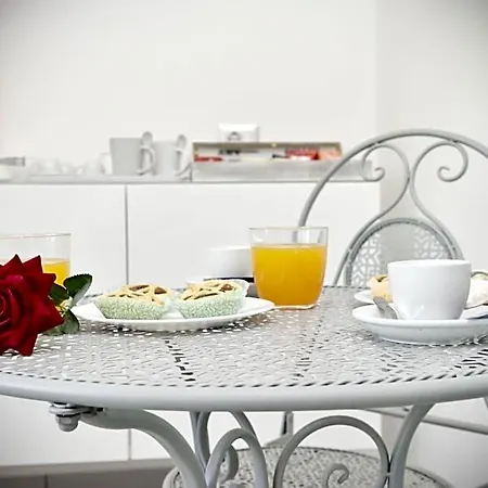Insula House 3*